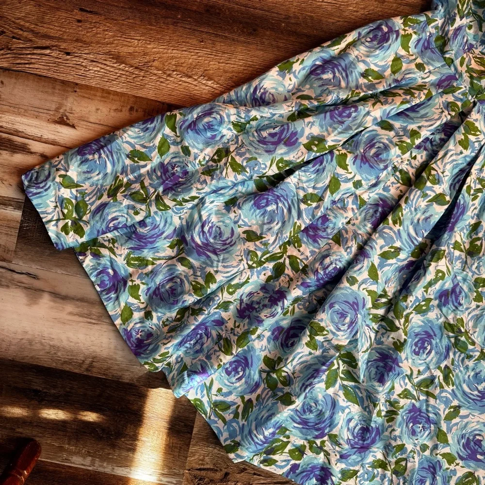 Floral Blue and Green Vintage Dress, 1950s blue roses, small - Picture 6 of 11